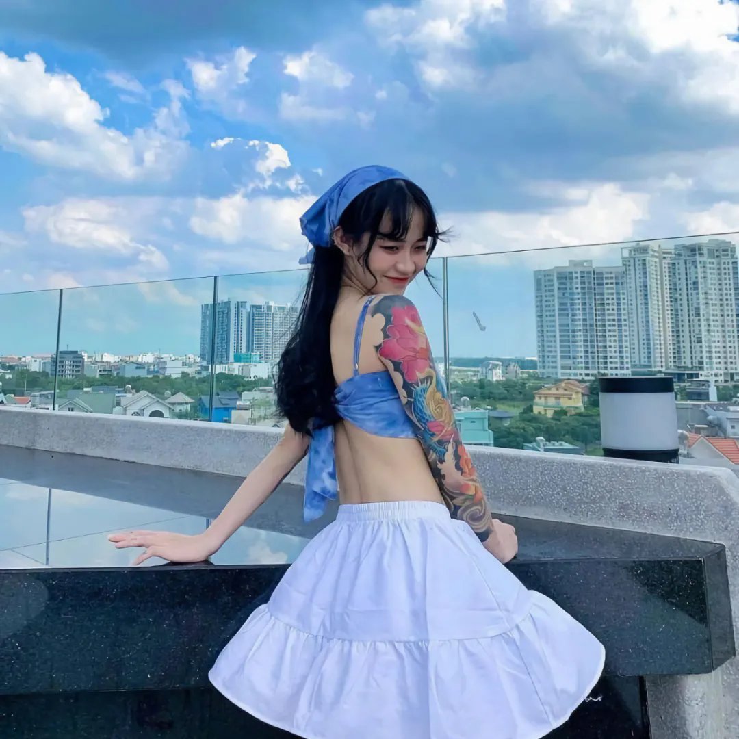 绿茵春色